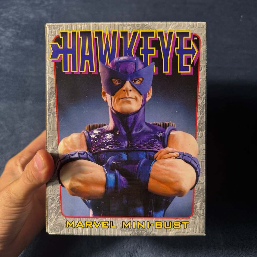 Marvel Bowen Designs Hawkeye Mini Bust Statue